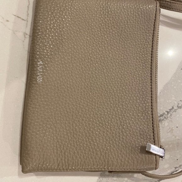 Auxiliary by Aritzia Trifold Purse - Picture 3 of 4